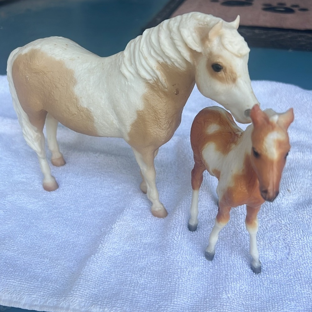 Breyer Misty and her foal Stormy